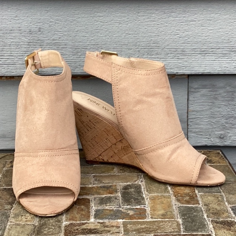 Nine West Paton Peep-Toe Faux Suede  Tan Wedge Sandals 6 1/2